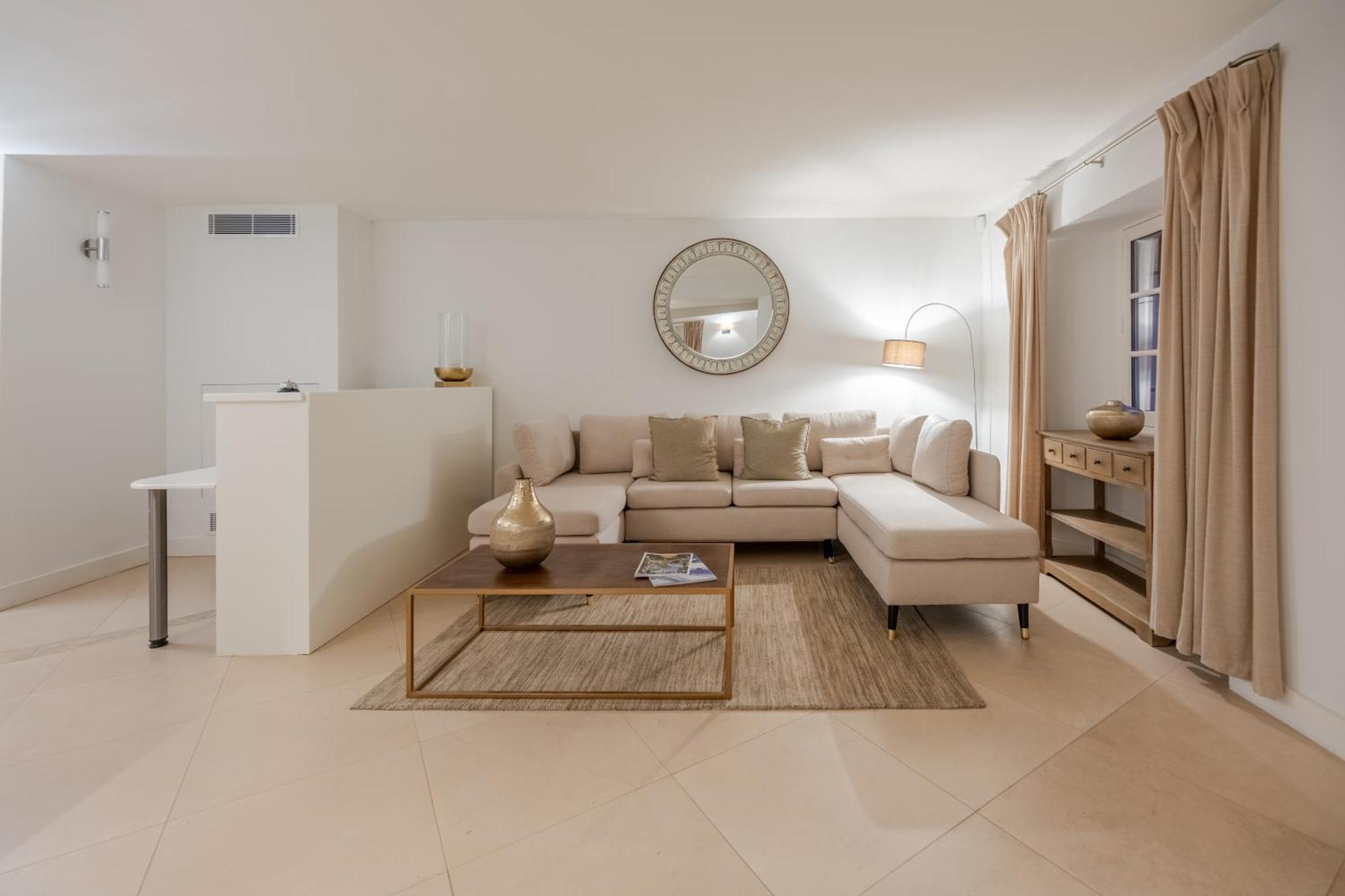 Beau Clocher Saint Tropez Bagian luar foto