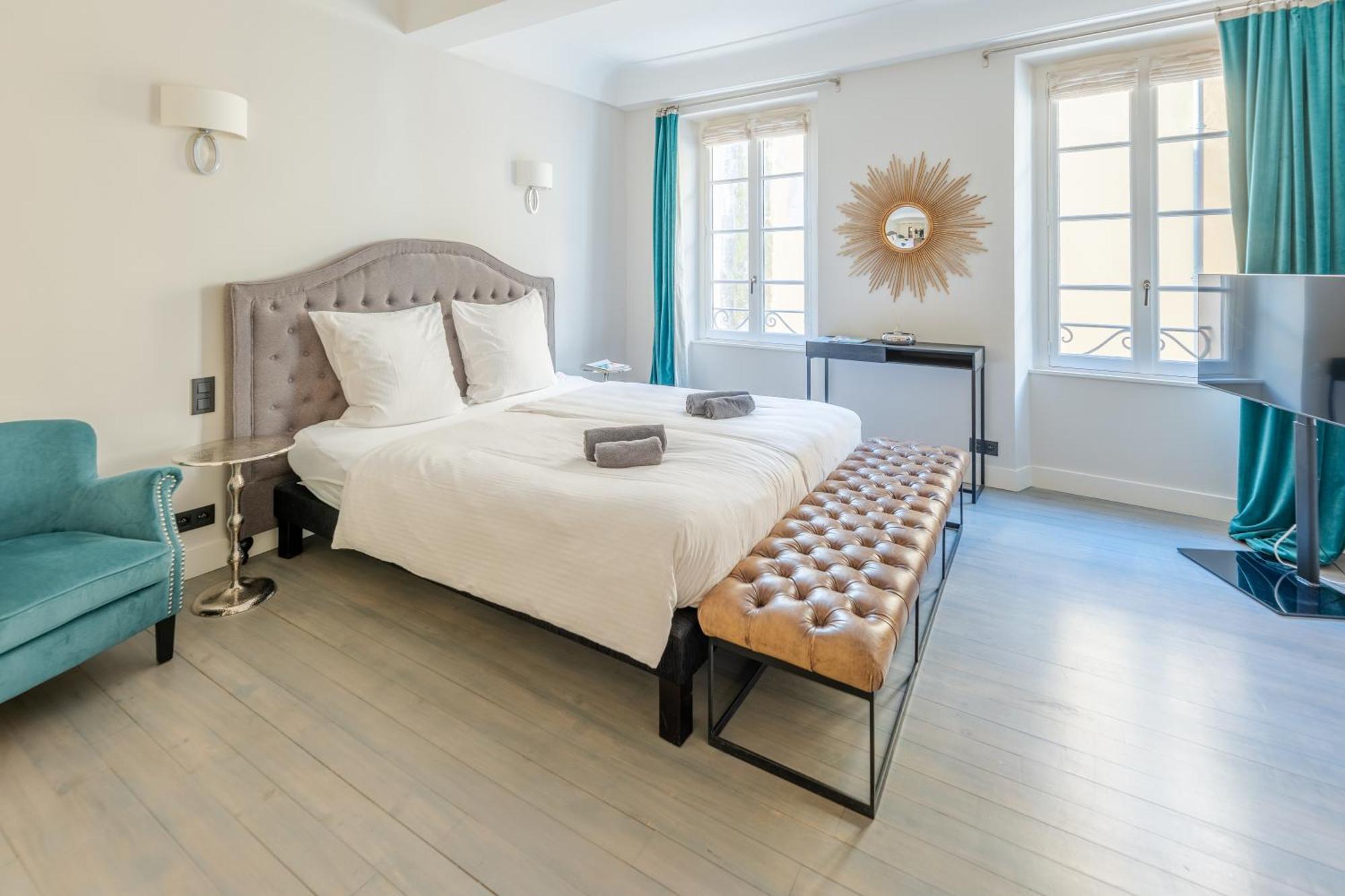 Beau Clocher Saint Tropez Bagian luar foto